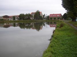 Mratínský potok 1-Nádrž v Hovorčovicích 7.10.04 (5).jpg
